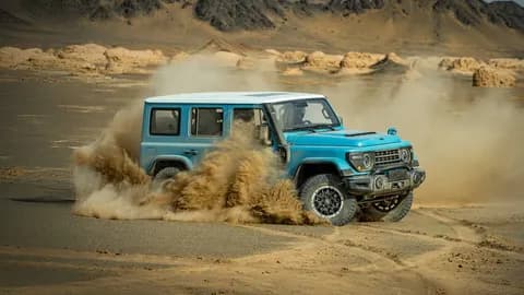 212 T01 Navigator و 2027 T01 Adventurer تطلقان رسميًا في الإمارات 212 T01 Navigator و 2027 T01 Adventurer تطلقان رسميًا في الإمارات