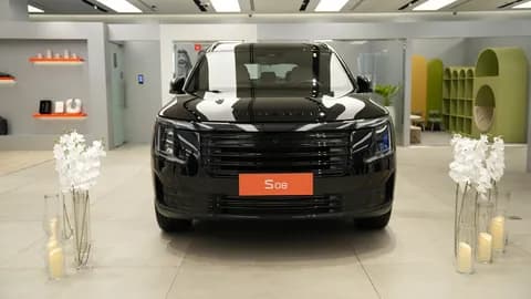 الإطلاق الرسمي لسيارة SOUEAST S08 Luxury الجديدة كلياً في صالة عرض ديرة بدبي